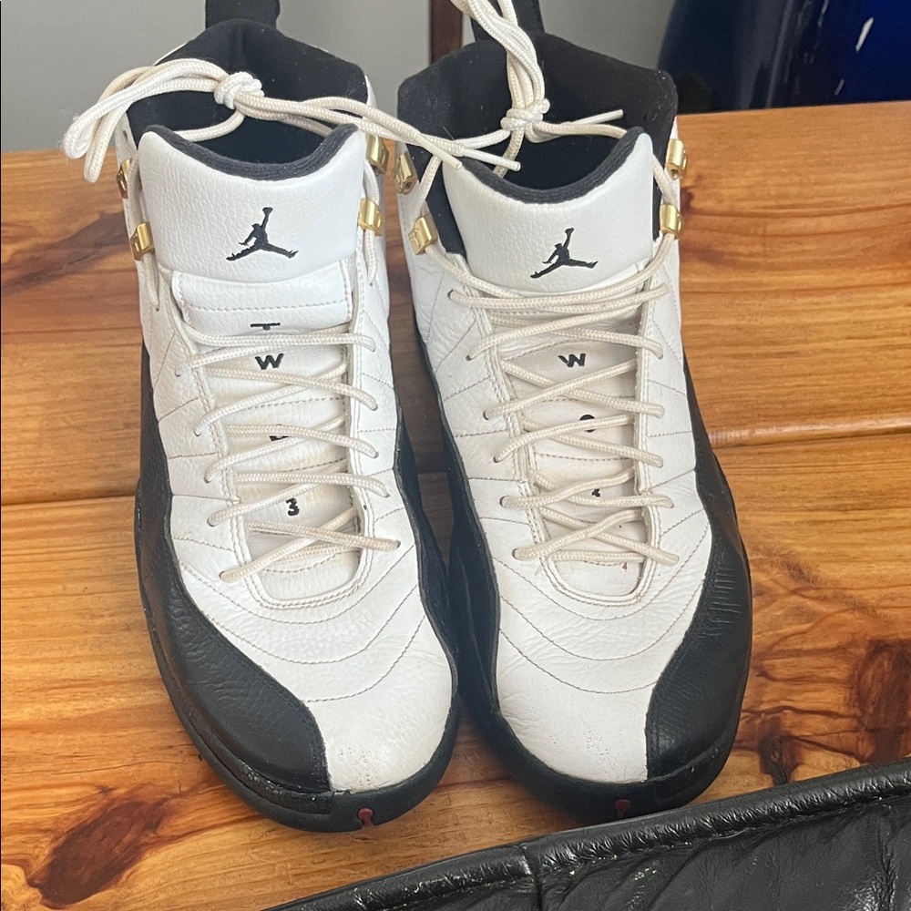 Men’sAir Jordan 12 Retro 'Taxi'  Size 12 USED